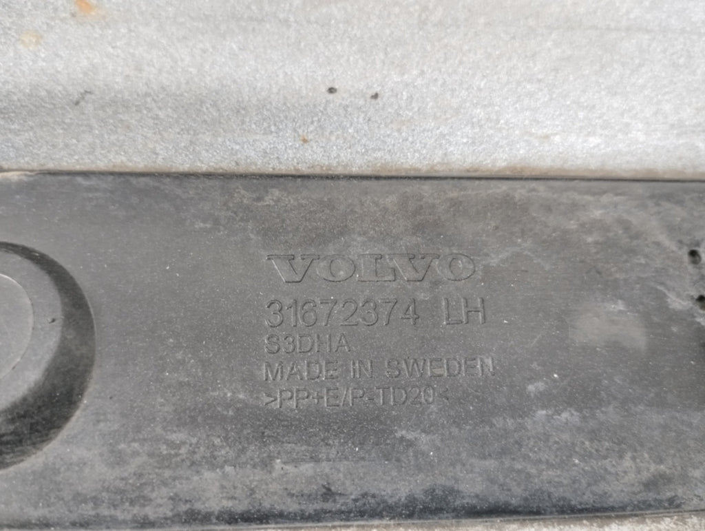 Lajsna praga lijevi Volvo XC90 II 18- lift XC 90