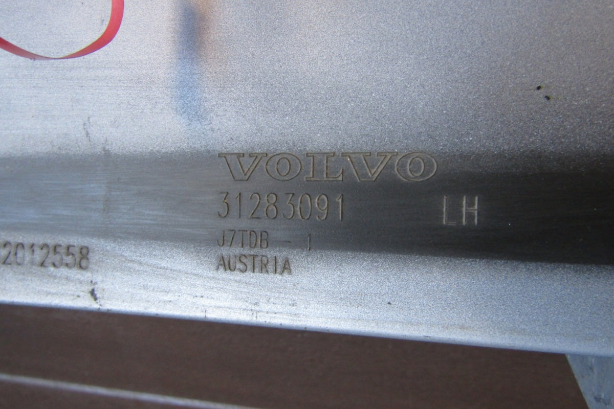 Lajsna praga lijeva Volvo V60 S60 R Design 10-18