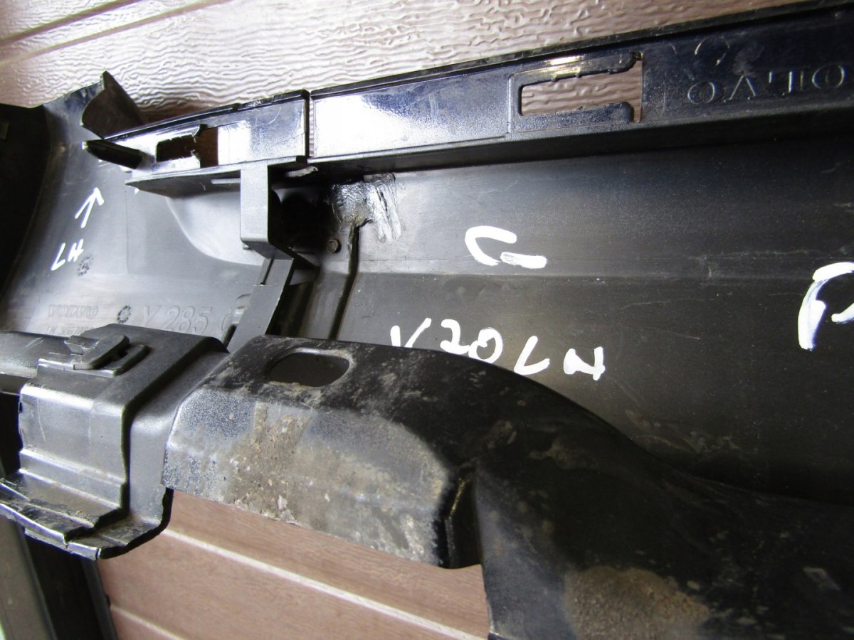 Lajsna praga lijeva Volvo V70 V-70 07-16 próg lijeva
