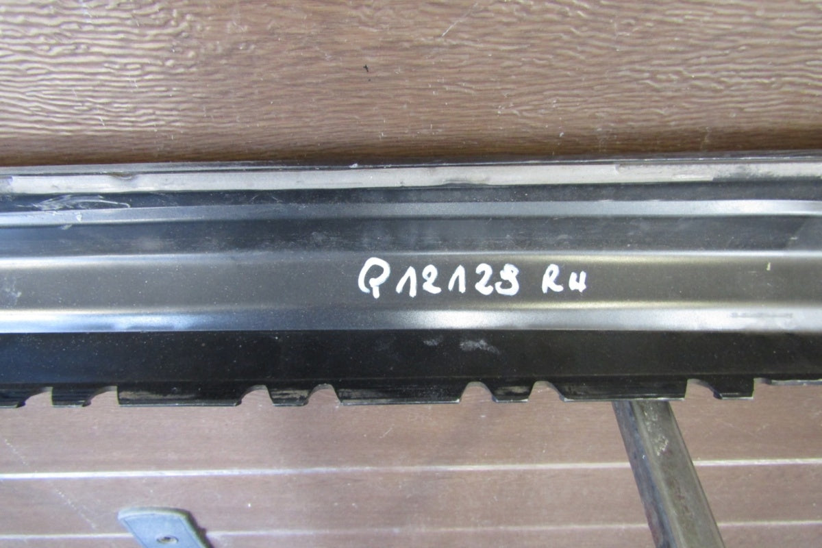 Lajsna praga desna Audi A1 Citycarver 82a 18-