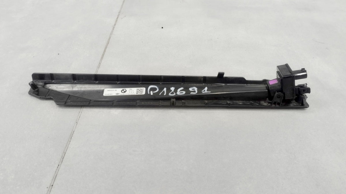 Slizg nosač Lampki praga LH + LED lijevi lajsne progowej BMW G22 G23 G24