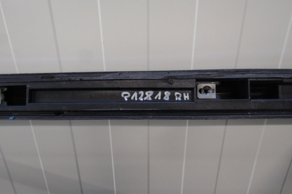 Lajsna praga desna Audi A1 S line 82A 17- S1