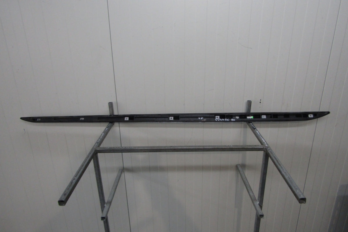 Lajsna praga desna Audi A1 S line 82A 17- S1