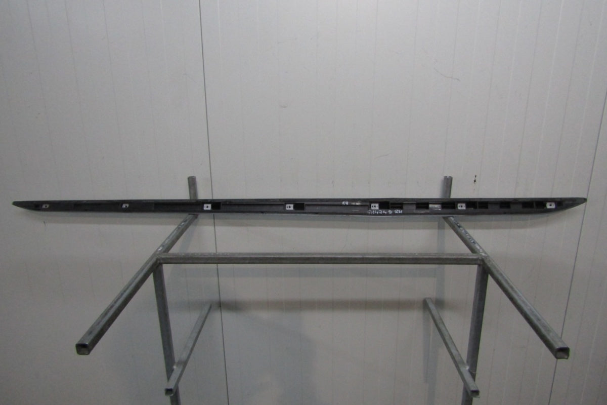 Lajsna praga desna Audi A1 S line 82A 17- S1