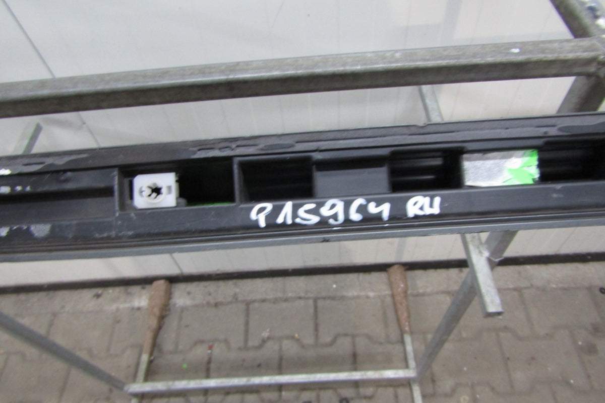 Lajsna praga desni Audi A1 S line 82A 17- S1