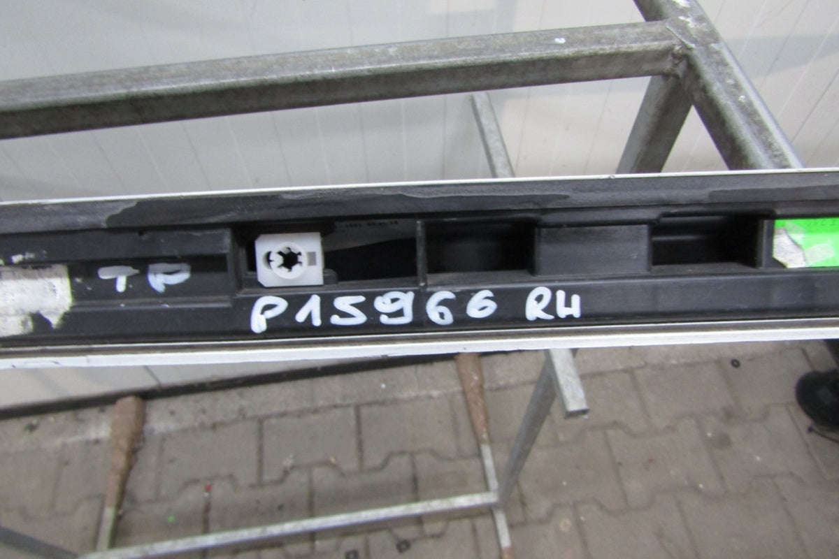 Lajsna praga desni Audi A1 S line 82A 17- S1