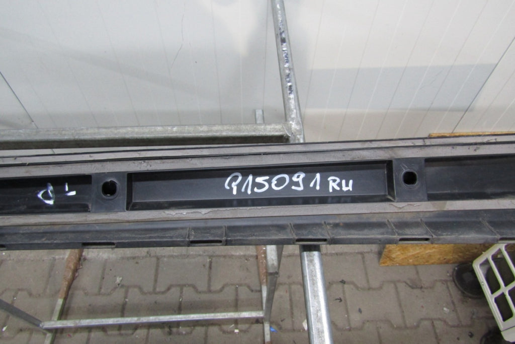 Lajsna praga desna Audi A3 8V4 Sportback S Line 13-20