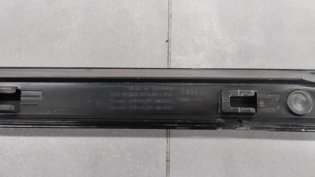 Lajsna praga desni Audi A3 8Y0 S Line 20- S3