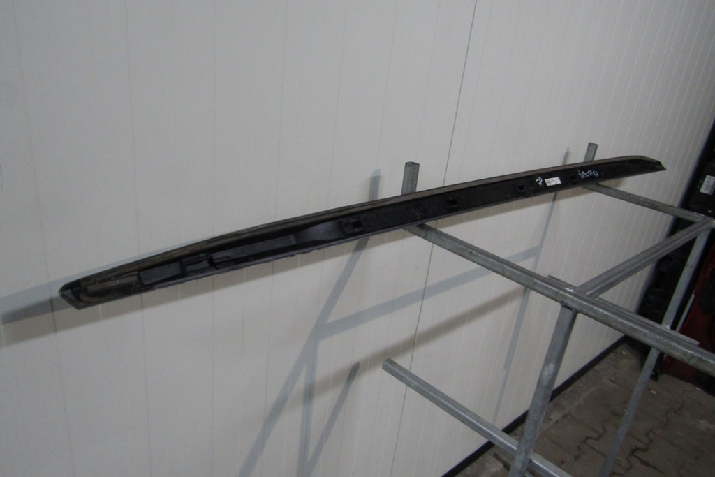 Lajsna praga desna Audi A3 8Y0 S Line 20- S3