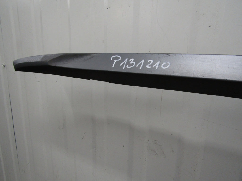 Lajsna praga desna Audi A3 8Y0 S Line 20- S3