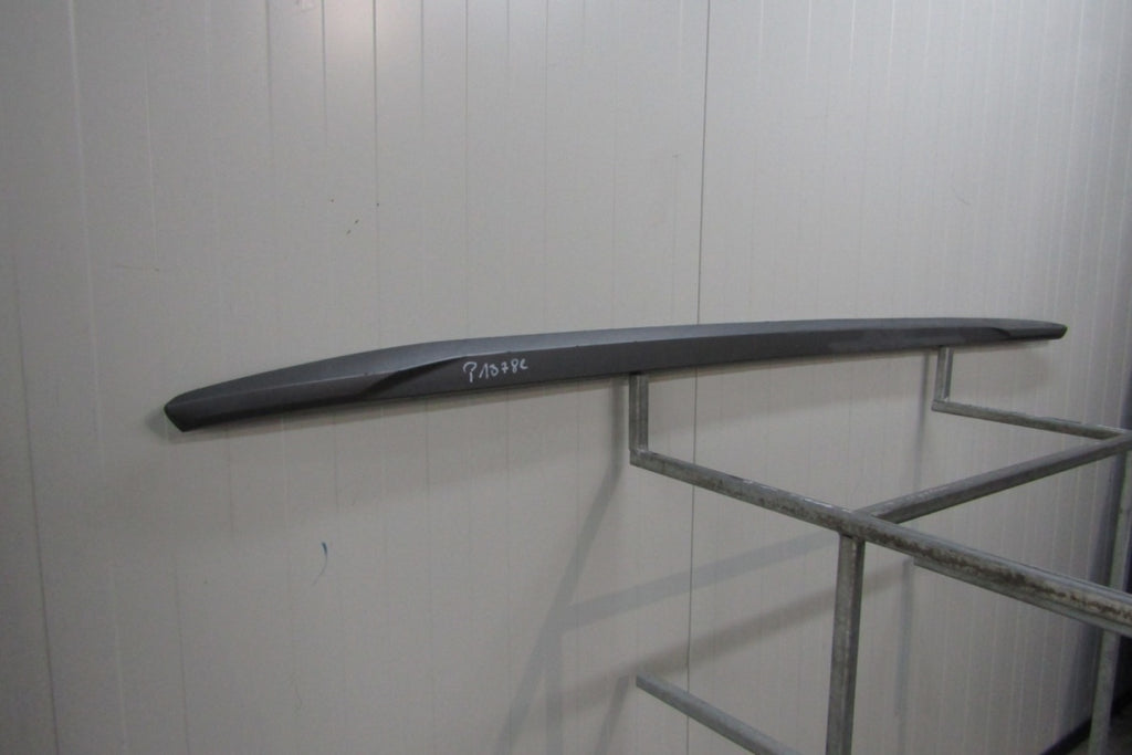 Lajsna praga desna Audi A3 8Y0 S Line 20- S3