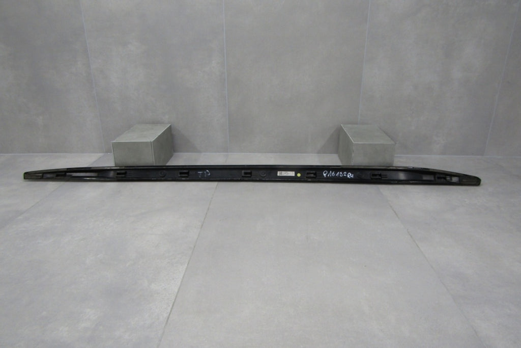 Lajsna praga desni Audi A3 8Y0 S Line 20- S3