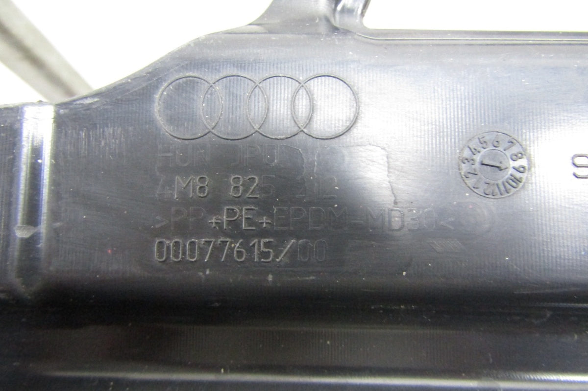 Lajsna praga desni Audi Q8 Lamborghini Urus 18- 4M8