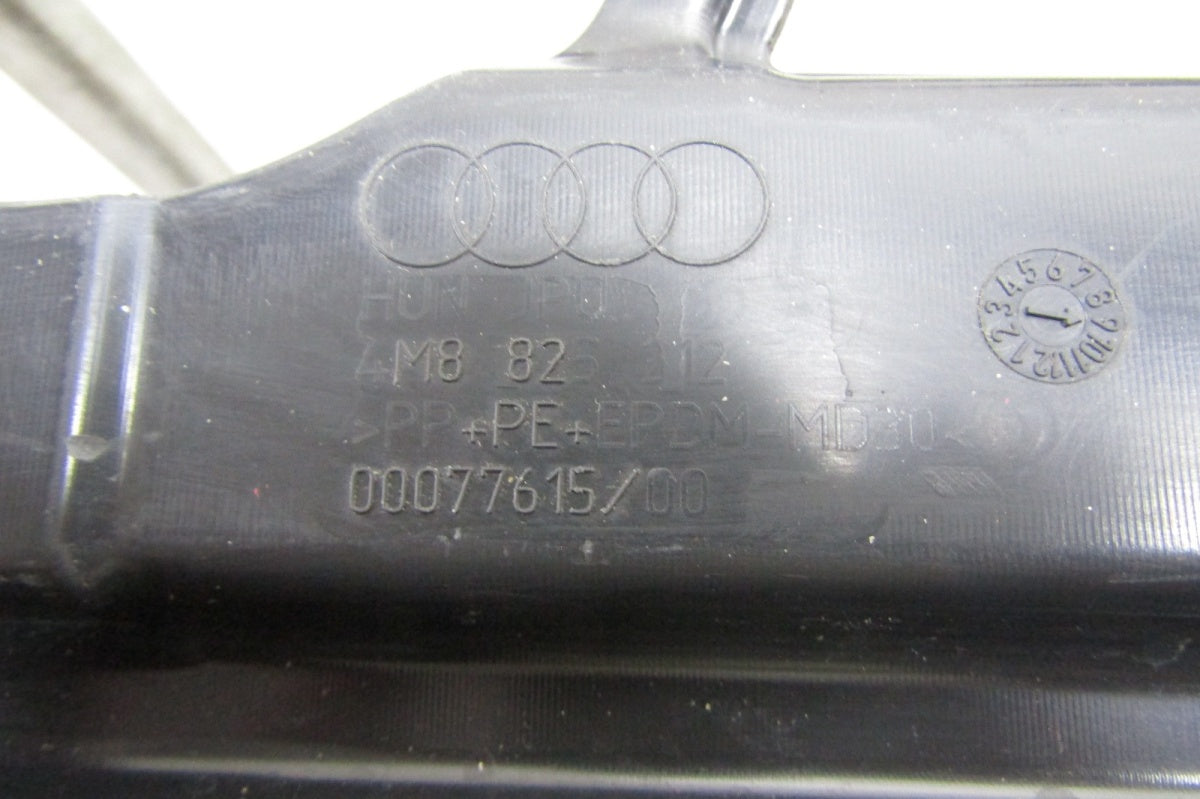 Lajsna praga desni Audi Q8 Lamborghini Urus 18- 4M8