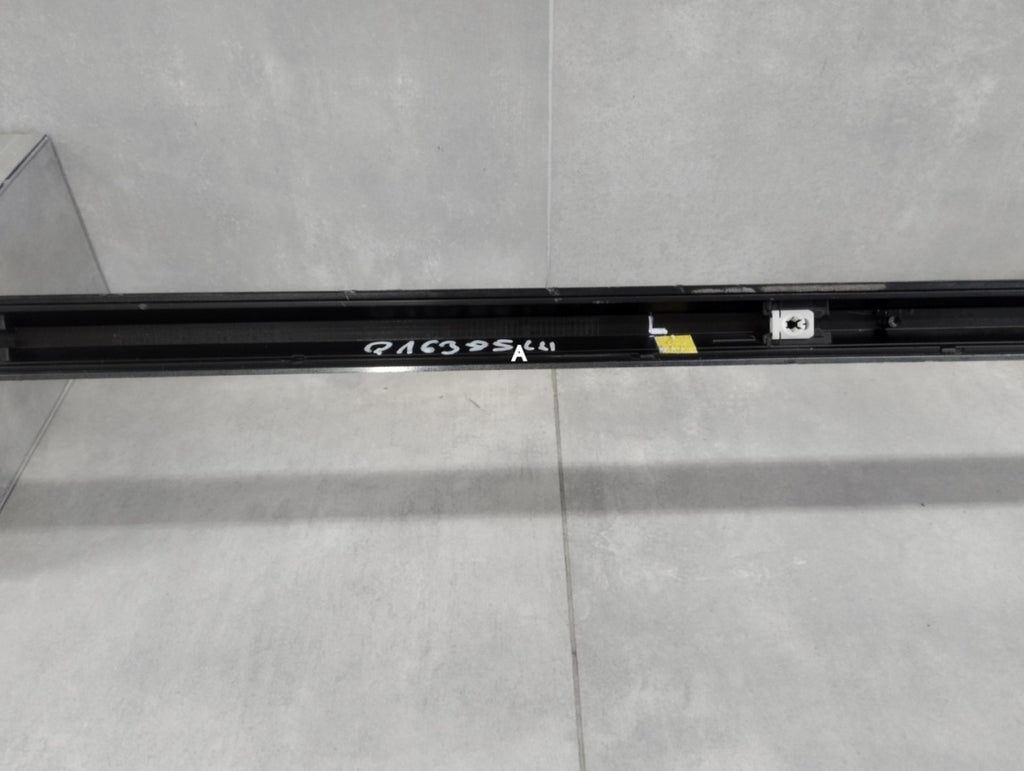 Lajsna praga lijevi Audi A4 B9 8W0 S-Line 15-19 sedan kombi