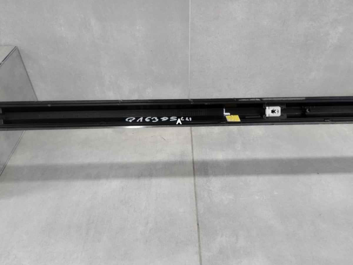 Lajsna praga lijevi Audi A4 B9 8W0 S-Line 15-19 sedan kombi