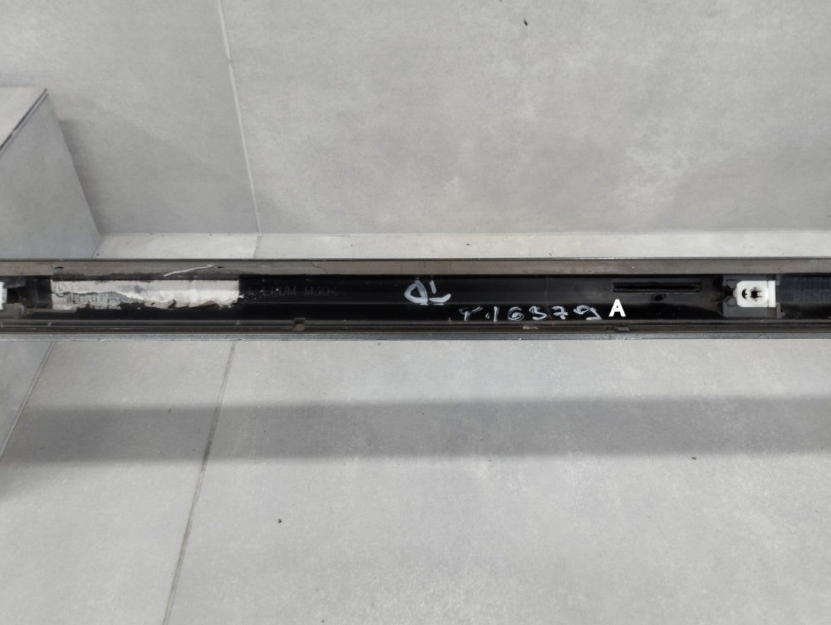 Lajsna praga desni Audi A4 B9 8W0 S-Line 15-19 sedan kombi