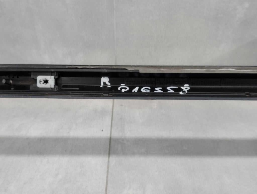Lajsna praga desni Audi A4 B9 8W0 S-Line 19- LIFT sedan kombi