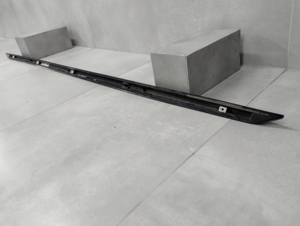 Lajsna praga desna Audi A4 B9 8W0 S-Line 19 Lift