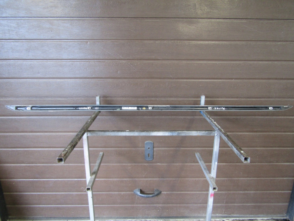 Lajsna praga lijeva Audi A4 B9 8W0 S-Line 19 Lift