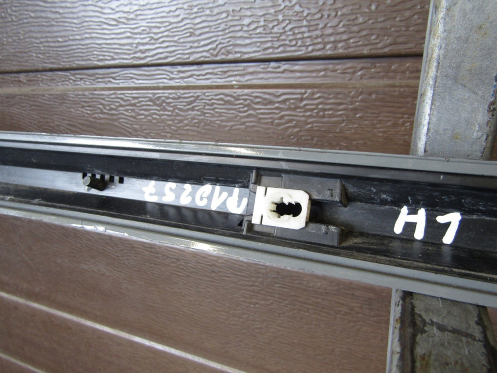 Lajsna praga lijeva Audi A4 B9 8W0 S-Line 19 Lift