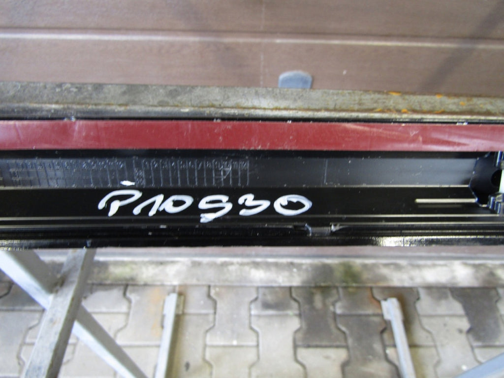 Lajsna praga lijeva Audi A4 B9 8W0 S-Line 19 Lift
