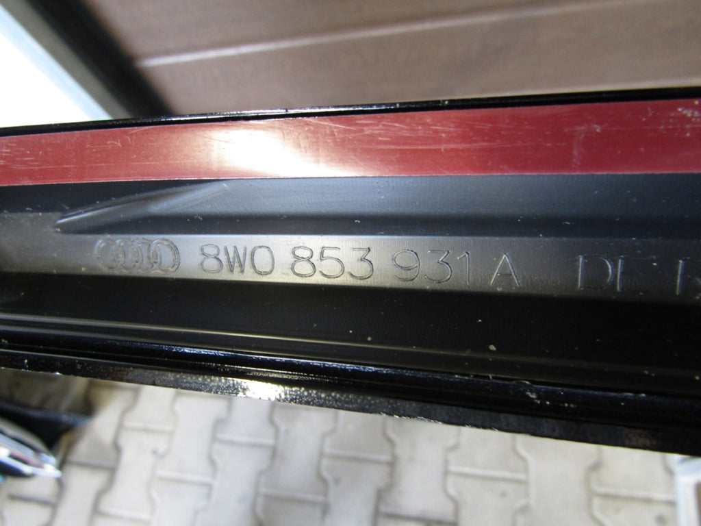 Lajsna praga lijeva Audi A4 B9 8W0 S-Line 19 Lift