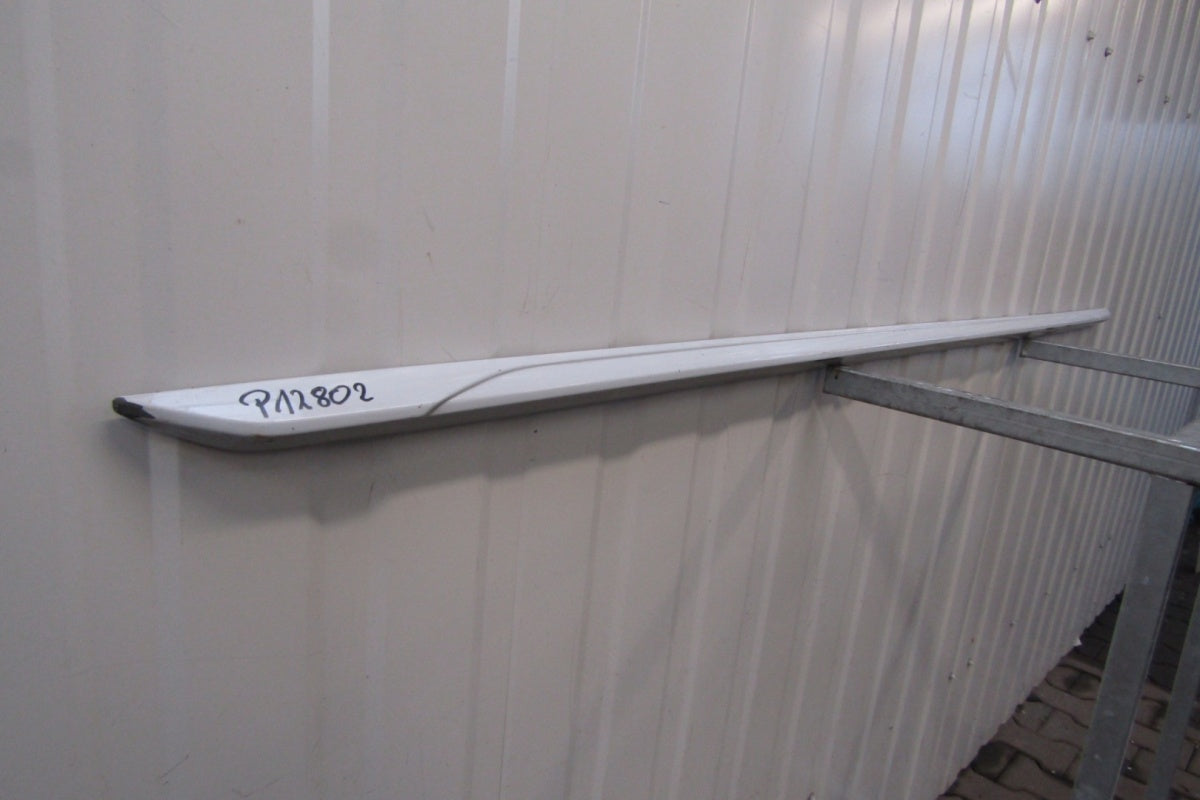 Lajsna praga desna Audi A4 B9 8W0 S-Line 19 Lift