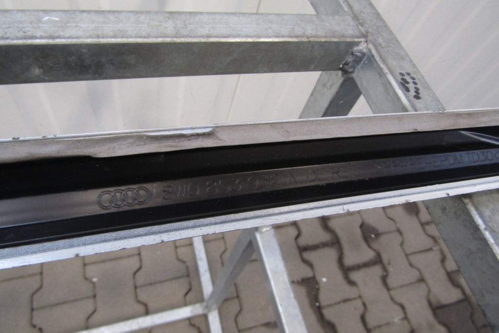 Lajsna praga desna Audi A4 B9 8W0 S-Line 19 Lift