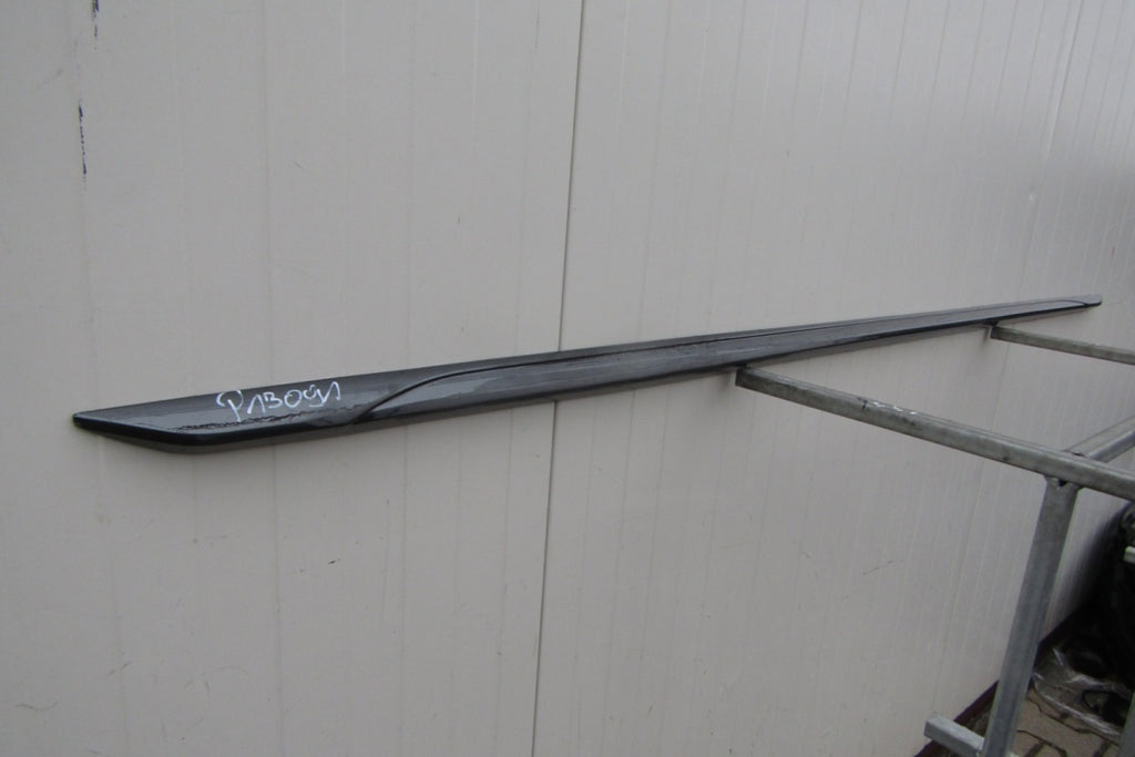 Lajsna praga desna Audi A4 B9 8W0 S-Line 19 Lift
