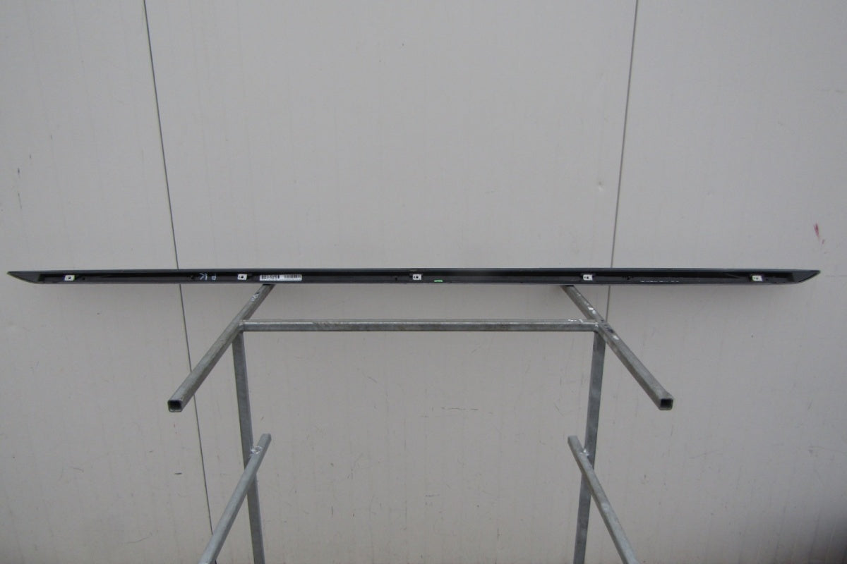 Lajsna praga desna Audi A4 B9 8W0 S-Line 19 Lift
