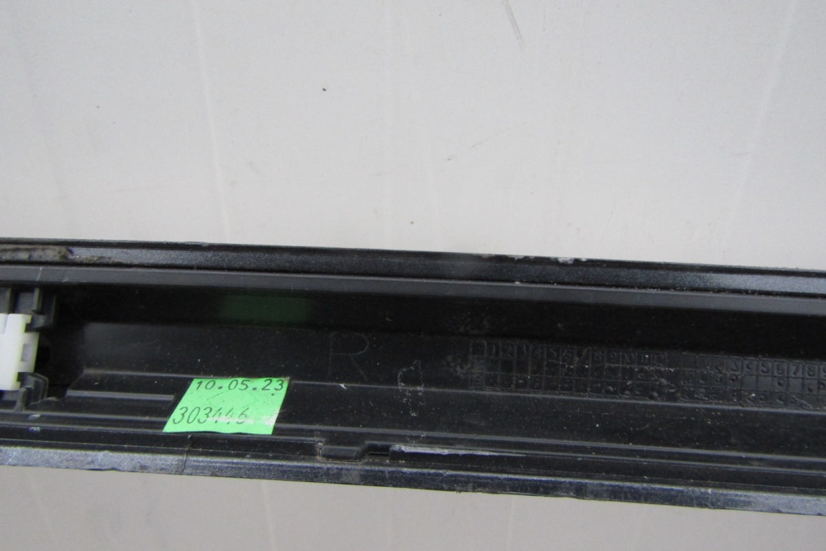 Lajsna praga desna Audi A4 B9 8W0 S-Line 19 Lift