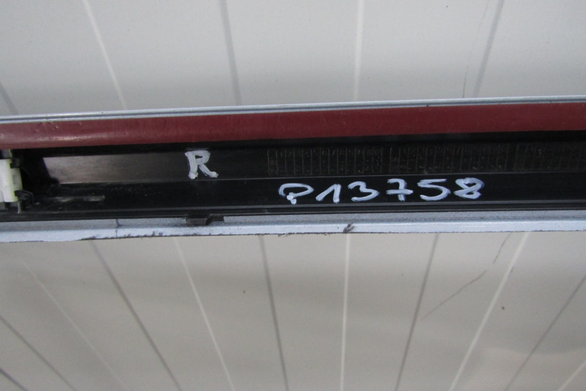 Lajsna praga desna Audi A4 B9 8W0 S-Line 19 Lift