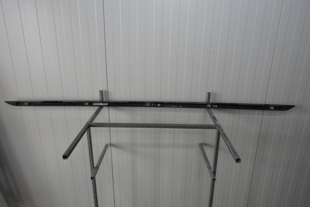 Lajsna praga desna Audi A4 B9 8W0 S-Line 19 Lift