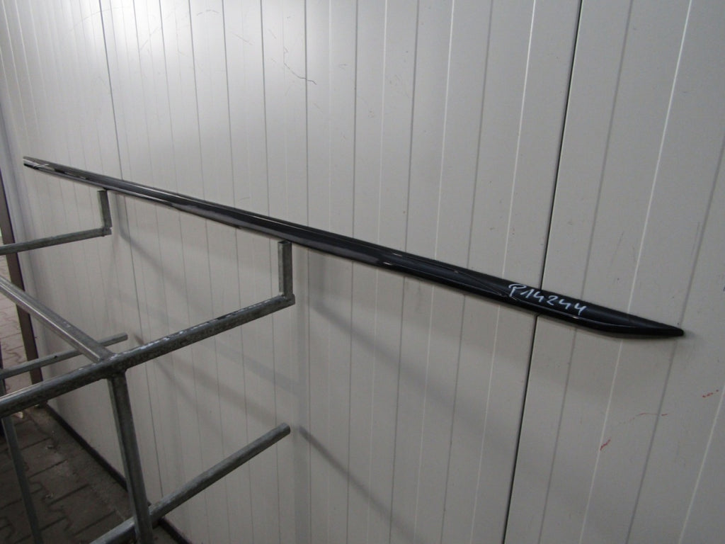 Lajsna praga desna Audi A4 B9 8W0 S-Line 19 Lift