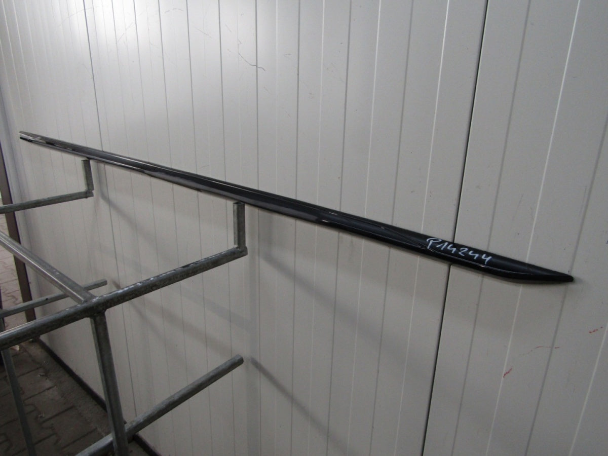 Lajsna praga desna Audi A4 B9 8W0 S-Line 19 Lift