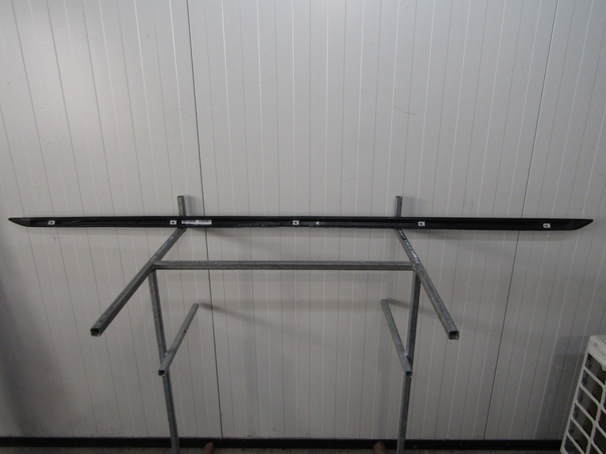 Lajsna praga desna Audi A4 B9 8W0 S-Line 19 Lift