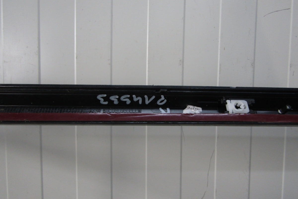 Lajsna praga desna Audi A4 B9 8W0 S-Line 19 Lift