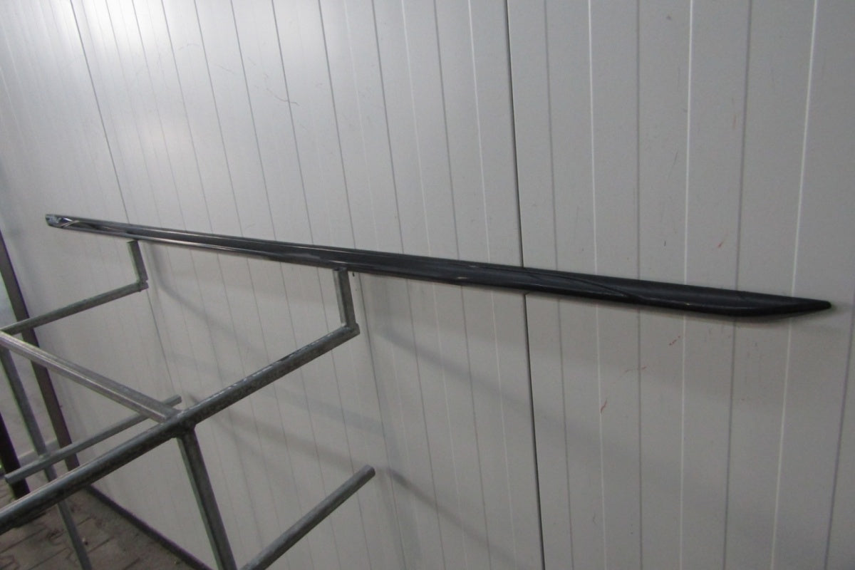 Lajsna praga desna Audi A4 B9 8W0 S-Line 19 Lift
