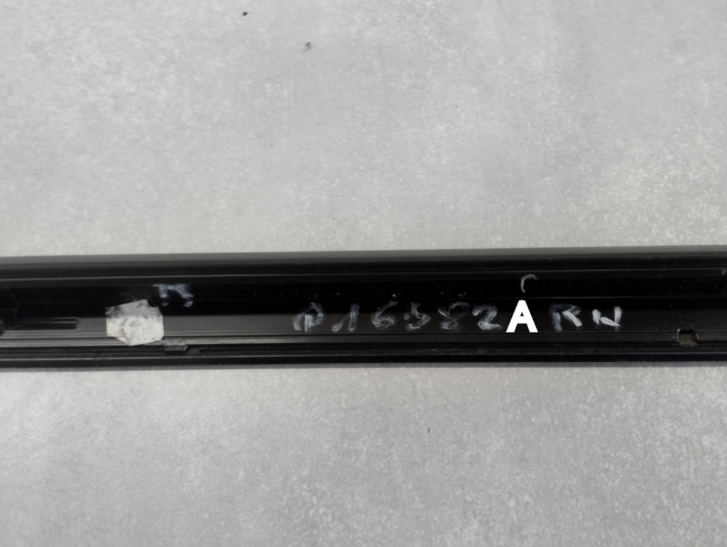 Lajsna praga desni Audi A4 B9 8W0 S-Line 19 Lift