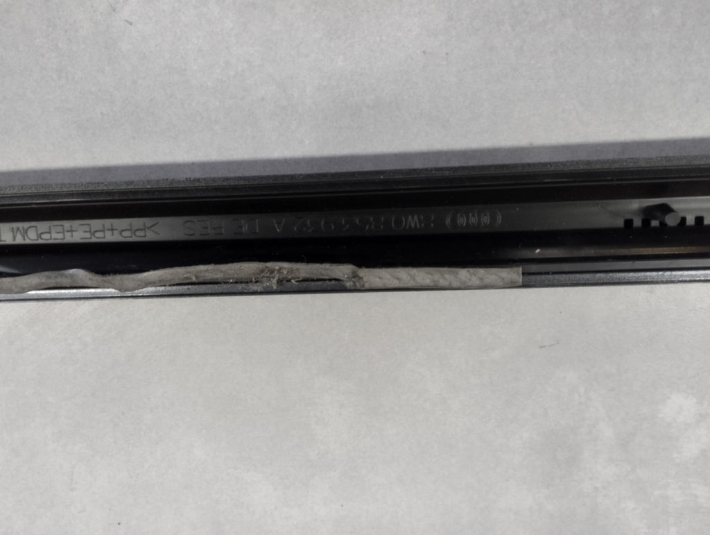 Lajsna praga desni Audi A4 B9 8W0 S-Line 19 Lift