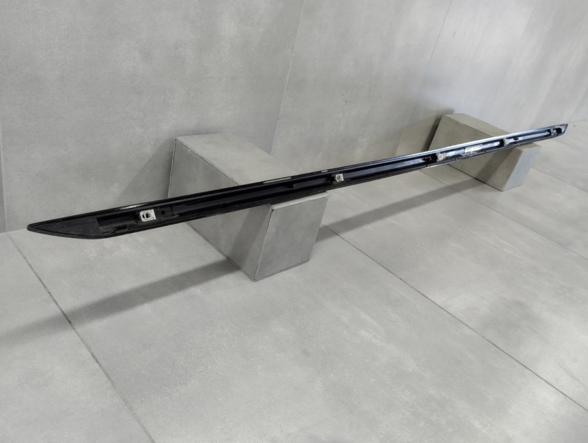 Lajsna praga desni Audi A4 B9 8W0 S-Line 19 Lift