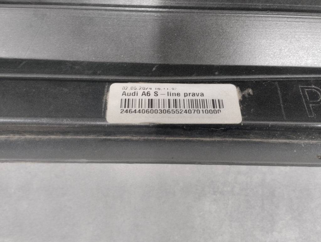 Lajsna praga desni Audi A6 C8 4K0 S Line 18-