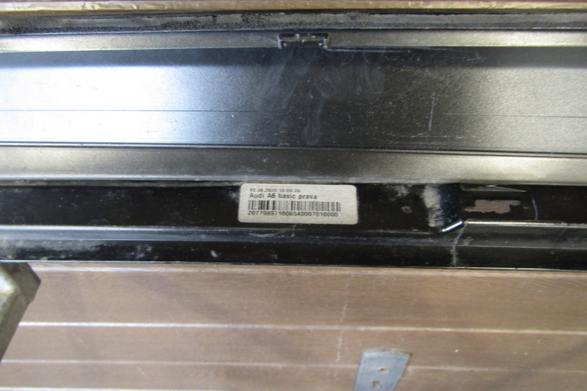 Lajsna praga desna Audi A6 C8 4K0 obloga 18-