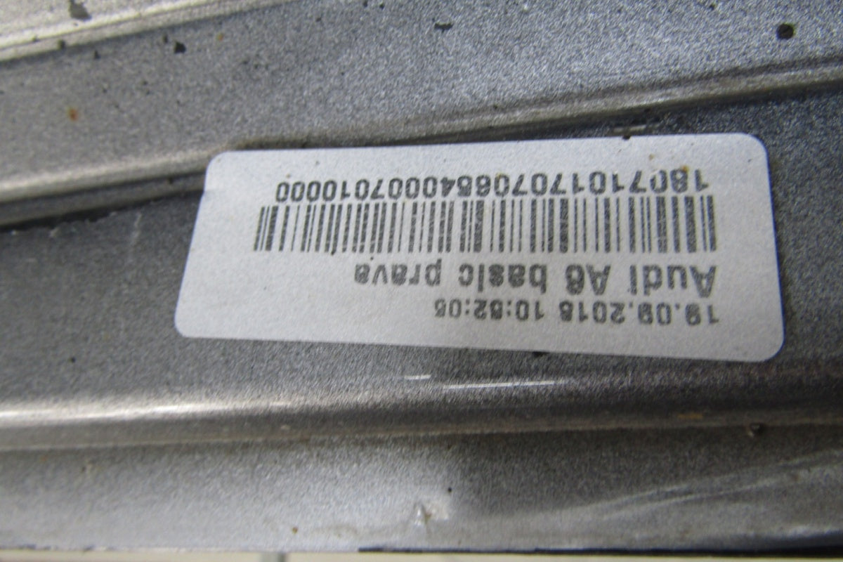 Lajsna praga desna Audi A6 C8 4K0 obloga 18-