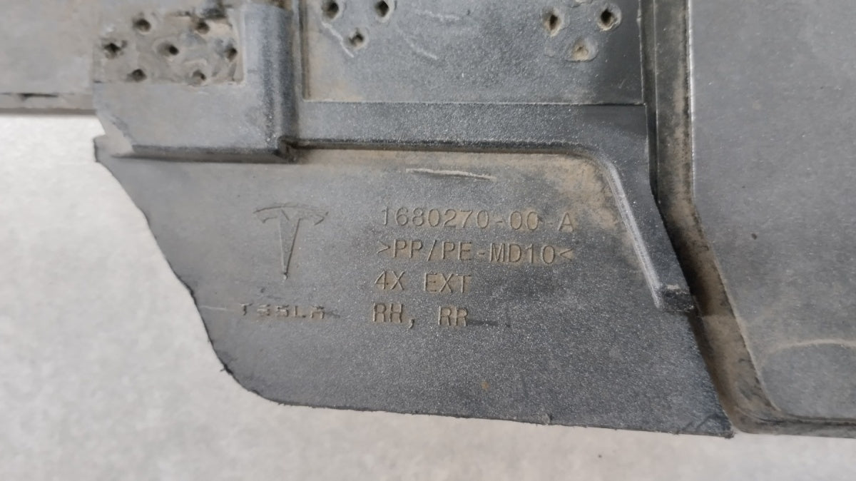 Lajsna praga desni Tesla S Lift 21- próg 1680270-00-A
