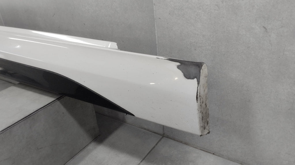 Lajsna praga desni BMW 2 F44 M paket 19-