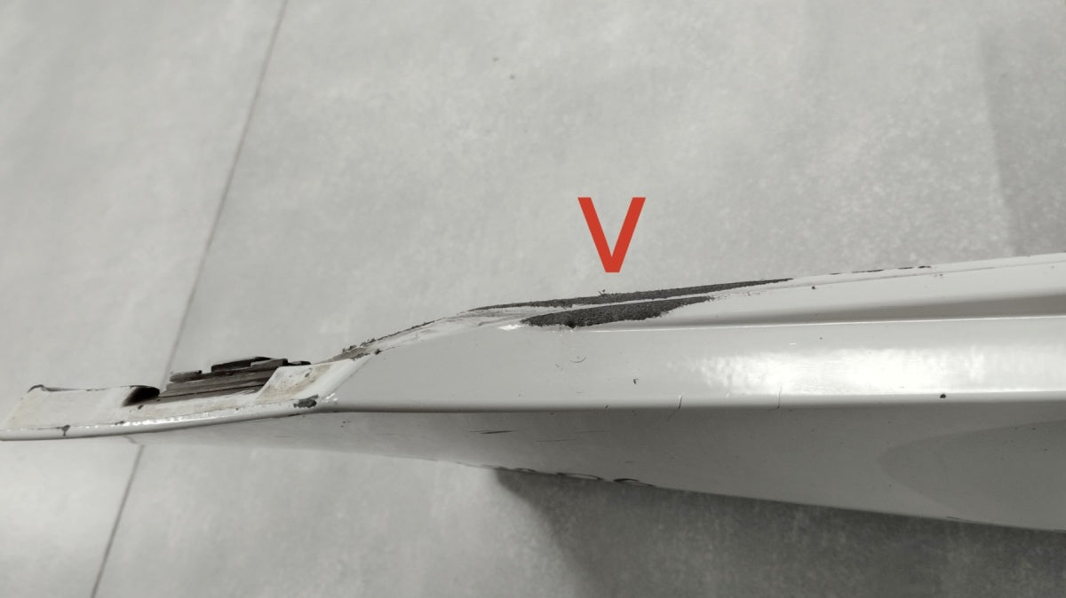 Lajsna praga desni BMW 2 F44 M paket 19-