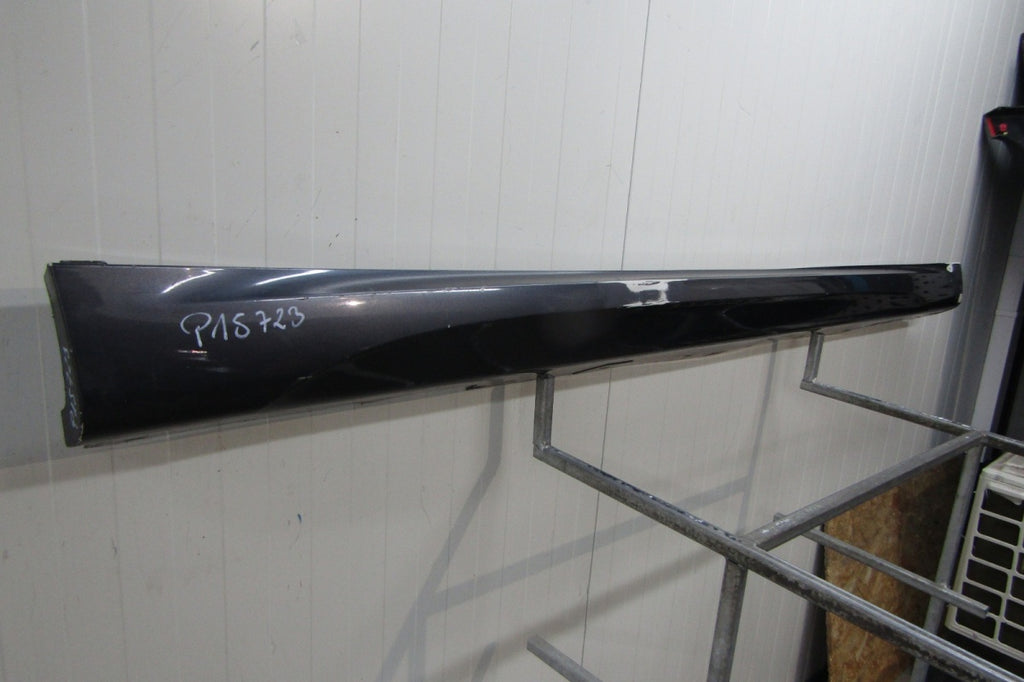 Lajsna praga desni BMW X1 E84 M-paket 09-14