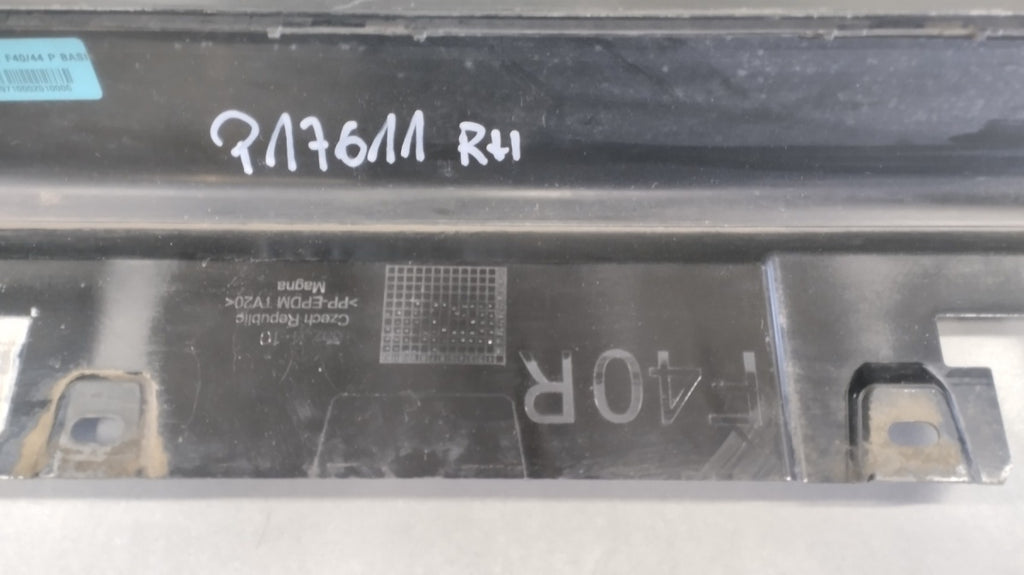 Lajsna praga desni BMW 1 F40 2 F44 19- próg